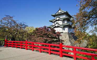 קרוזים מאורגנים ליפן Japan, from Aomori - Hirosaki Castle